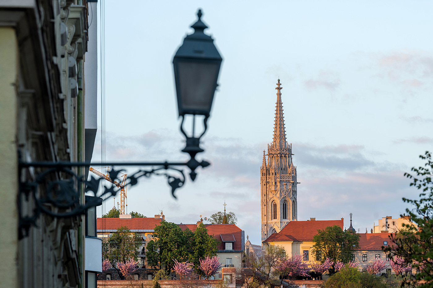 Budapest Info - Любовь над городом: романтические программы в районе  Будайского замка